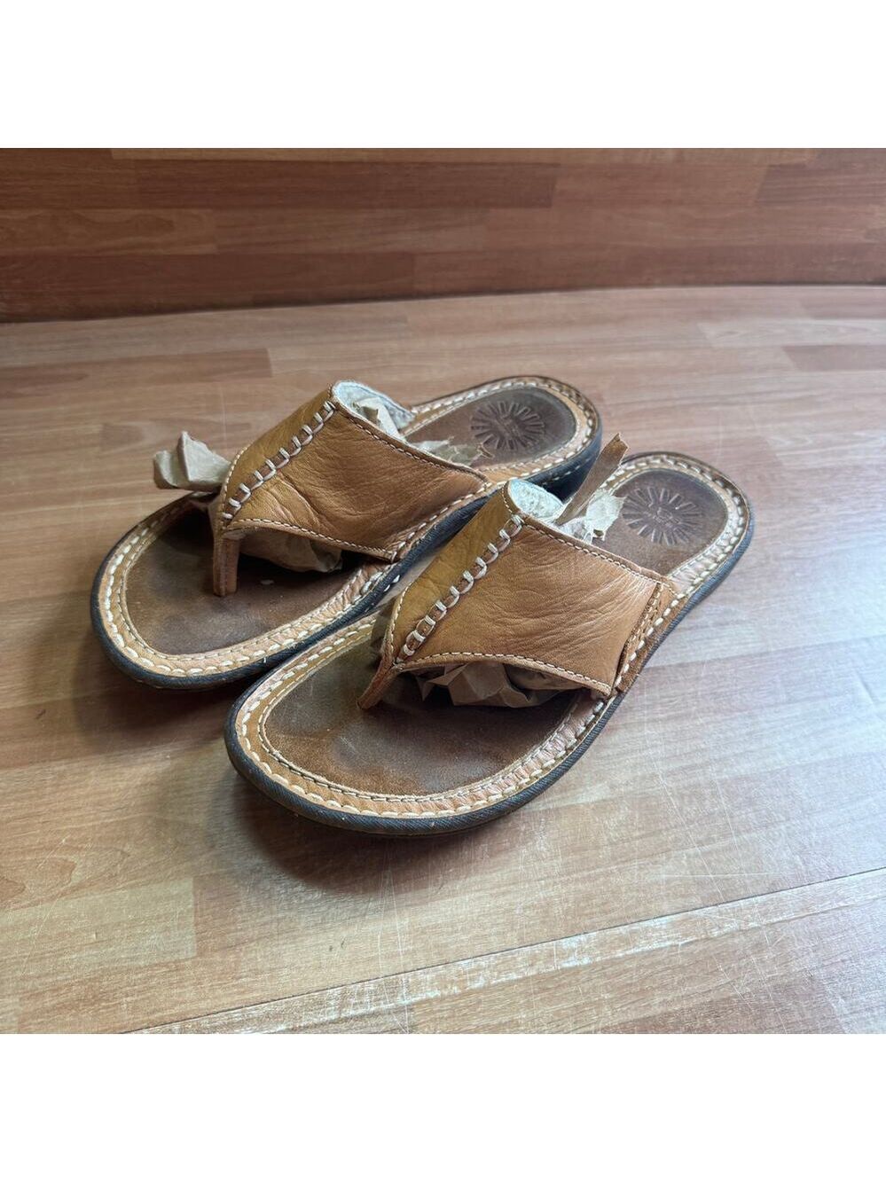 UGG Australia Layback Thong Sandals. Size 6 - Picture 2 of 9
